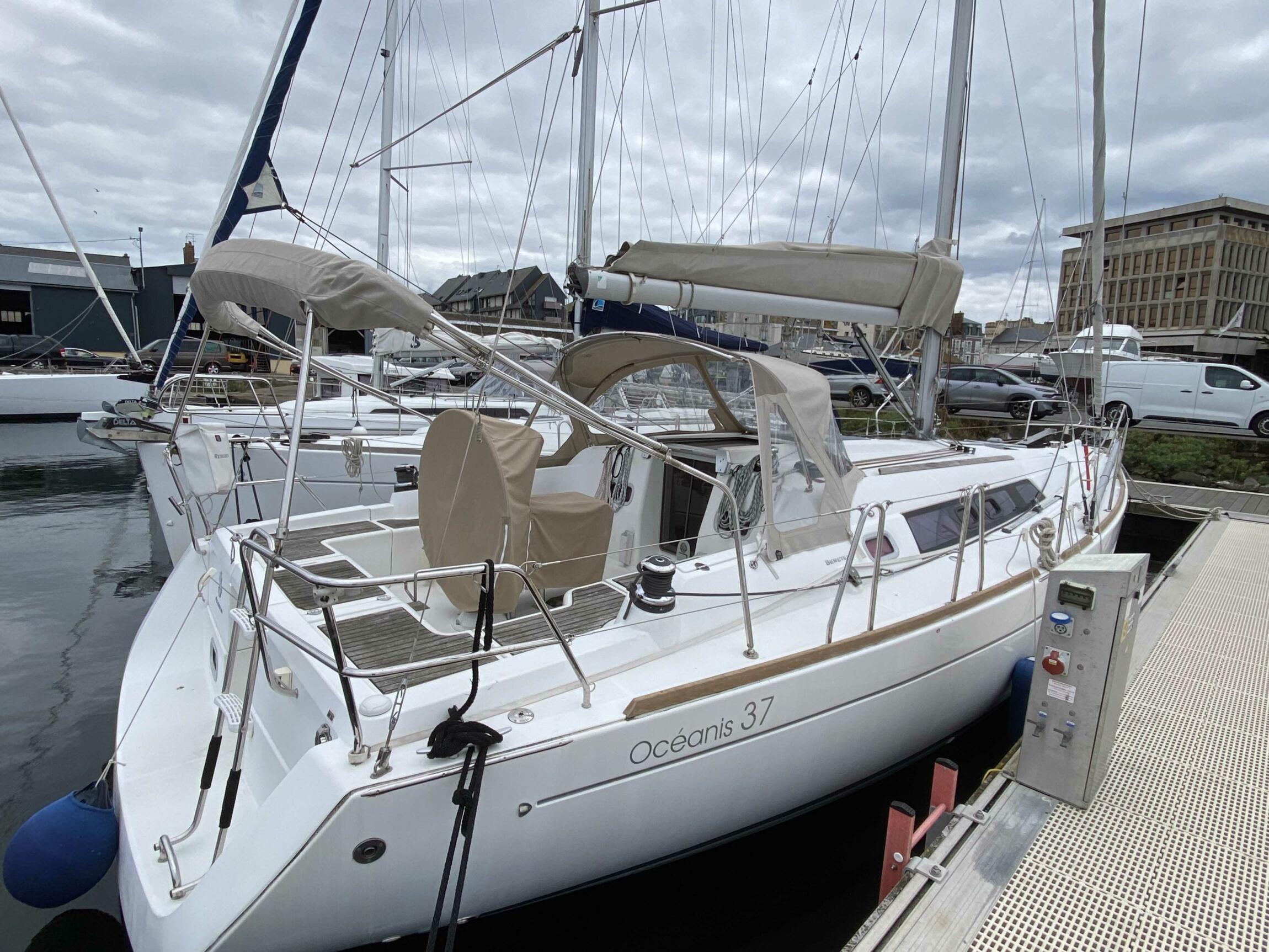 [515] photo nº 3 de oceanis 37